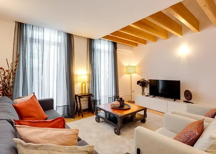 Almada Luxurious Duplex By Da'home